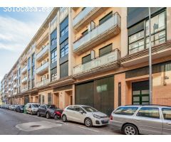 Local comercial de 3.439 m2 en Gandia, C/Luis Vives 21-25