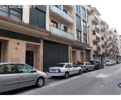 Local comercial de 3.439 m2 en Gandia, C/Luis Vives 21-25