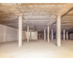 Local comercial de 3.439 m2 en Gandia, C/Luis Vives 21-25