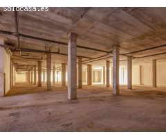 Local comercial de 3.439 m2 en Gandia, C/Luis Vives 21-25