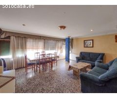 Piso de origen con balcón y terraza comunitaria en Simat de la Valldigna