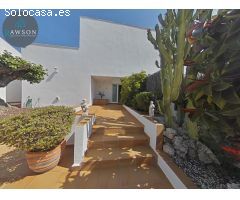 Casa independiente con jardín y piscina ubicada en la zona residencial de Mas Mel, una de las mejore
