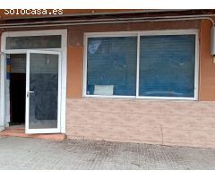 Local comercial o almacén, situado en la planta baja de un edificio en muy buen estado.