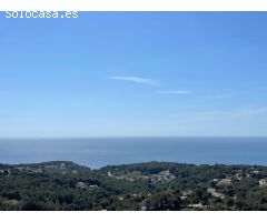VILLA DE DISEÑO CON VISTAS PANORÁMICAS AL MAR