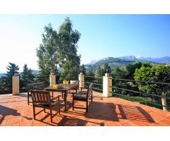 Lujosa casa familiar con hermosas vistas y privacidad