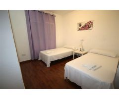 Amplia villa con 4 apartamentos independientes.