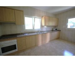 Amplia villa con 4 apartamentos independientes.