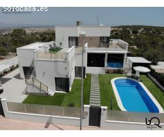 Villa de Lujo en Venta en La Marina, Alicante