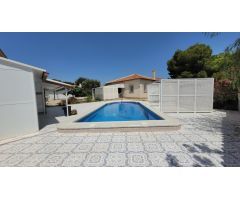 Villa con piscina en Pinar de Campoverde (Pilar de Horadada)