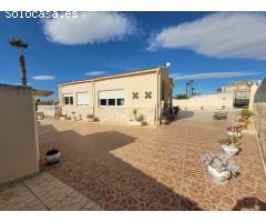 Villa con piscina en La Marina /San Fulgencio