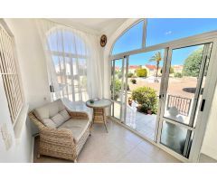 Chalet Mod lola con piscina comunitaria en La Marina