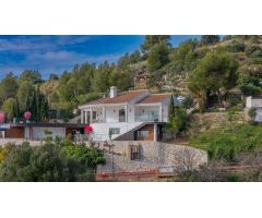 **Exclusiva Villa “Paraíso Latino” en la Prestigiosa Urbanización Alta Verde (Mijas - Málaga)**