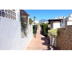 ¡Oportunidad única en la Costa del Sol! Chalet adosado reformado entre Estepona y Marbella