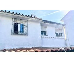 ¡Oportunidad única en la Costa del Sol! Chalet adosado reformado entre Estepona y Marbella