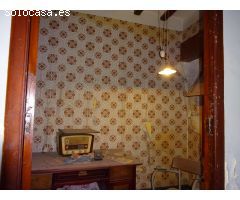 SE VENDE CASA DENTRO DE LA VILA