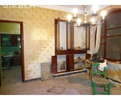 SE VENDE CASA DENTRO DE LA VILA