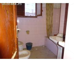 SE VENDE CASA DENTRO DE LA VILA