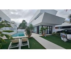 Villa de Lujo en Ciudad Quesada