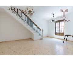 Casa en calle Juan Carlos I, Aznalcázar