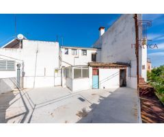 Casa junto a la avenida de la Cruz Roja