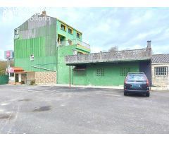 Casa de 4 plantas + sótano, con zona de parking de 500 m2