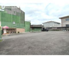 Casa de 4 plantas + sótano, con zona de parking de 500 m2