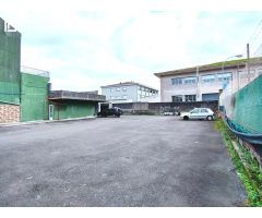 Casa de 4 plantas + sótano, con zona de parking de 500 m2