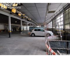 Local en dos plantas, céntrico, de 2.150 m2