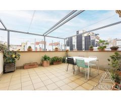 Exclusiva casa de 4 plantas con ascensor (Camp de lArpa) Confort, espacio y ubicación perfecta