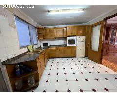 Amplio piso en venta en Requena