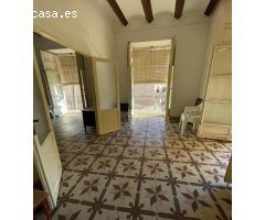 Increíble casa en plaza mayor con dos bajos comerciales y vivienda