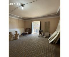 Increíble casa en plaza mayor con dos bajos comerciales y vivienda