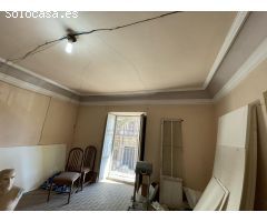 Increíble casa en plaza mayor con dos bajos comerciales y vivienda