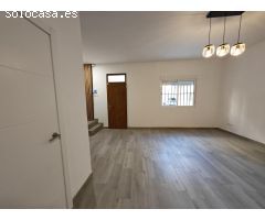 ENCANTADORA CASA DE PUEBLO EN ALQUILER