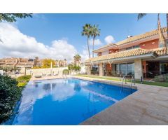 Exclusiva Villa en Primera Línea de Mar en Cabo Huertas