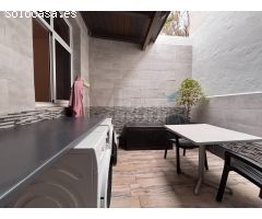 Se vende Funcional vivienda en Antigua con terraza interior y baño amplio