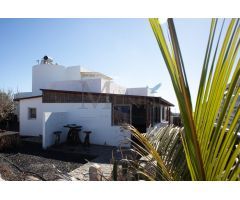 Villa con 4 habitaciones y un apartamento separado en Villaverde