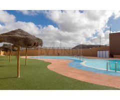 Chalet adosado en venta en calle Perdiz
