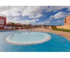 Chalet adosado en venta en calle Perdiz