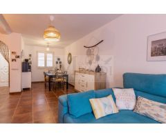 Chalet adosado en venta en calle Perdiz