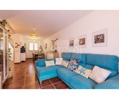 Chalet adosado en venta en calle Perdiz
