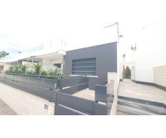 PRECIOSO Y LUJOSO QUAD CON PISCINA COMUNITARIA Y GARAJE PRIVADO