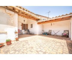 Casa rural con terraza en Alaró.