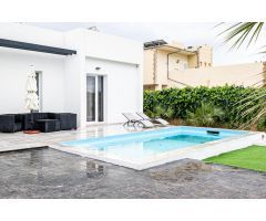 SE ALQUILA TEMPORALMENTE CHALET INDEPENDIENTE CON PISCINA EN CALA PI