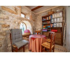 Dos hogares independientes: historia, vistas y exclusividad en SantaMargalida