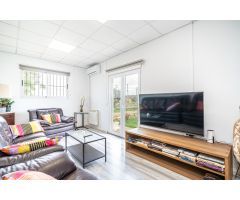 TERRENO CON NAVE, VIVIENDA Y OFICINAS