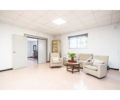 TERRENO CON NAVE, VIVIENDA Y OFICINAS