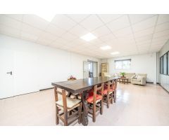 TERRENO CON NAVE, VIVIENDA Y OFICINAS