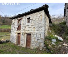 CASA DE PIEDRA PARA REFORMAR EN EL PUEBLO DE RIOALLER, PRINCIPADO DE ASTURIAS.