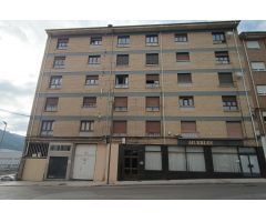 INCREIBLE PISO DE TRES HABITACIONES CON GARAJE EN MOREDA,ALLER. ASTURIAS.